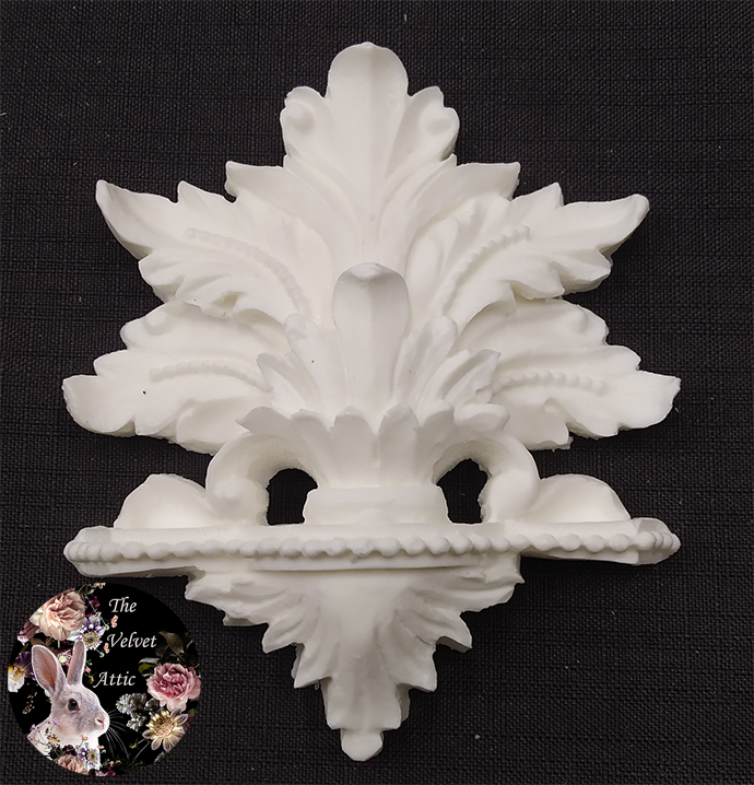 E-O-0014 Leaf Crown Centerpiece with Base